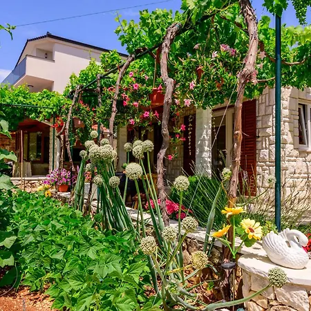 Stone House Apartment Razanj
