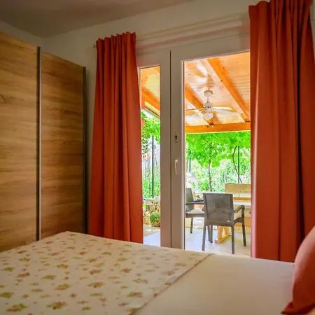 Stone House Apartment