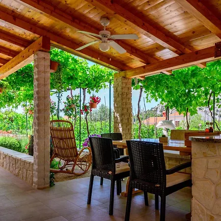 Apartment Stone House Razanj